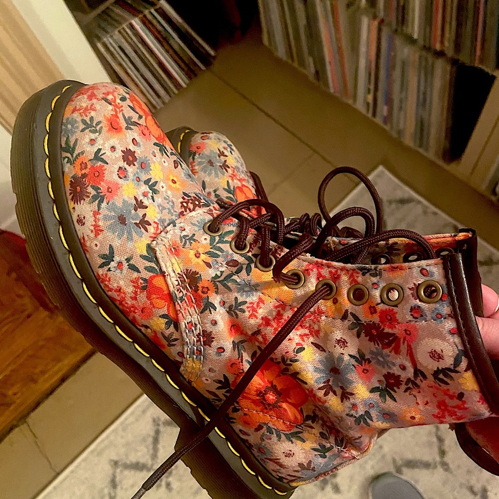Dr. Martens 1460 Wanderlust Canvas floral boots